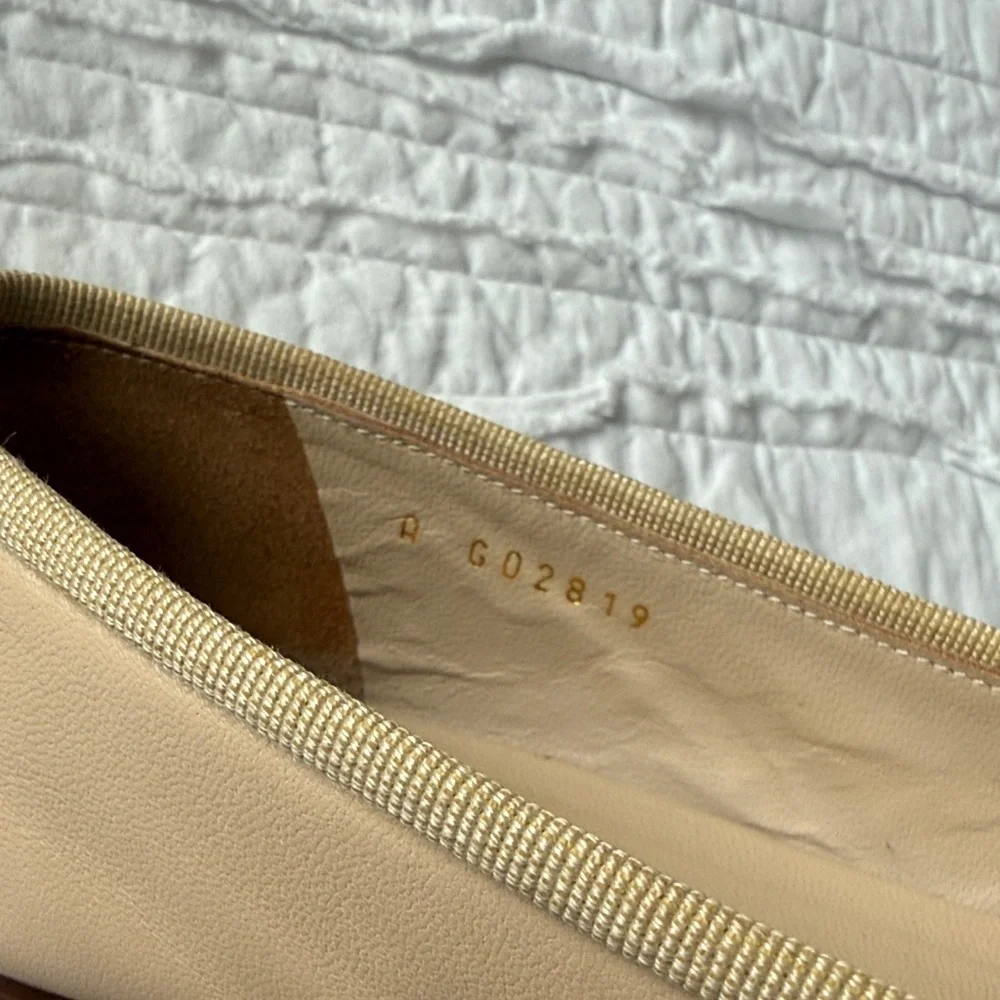 CHANEL Cream Leather Flats with Bow - Picture 7 of 9